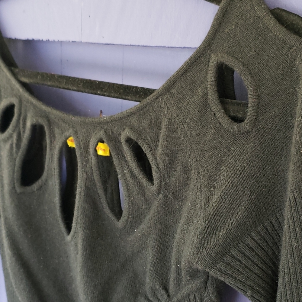 Funky keyhole long sleeve sweater top Catherine Malandrino